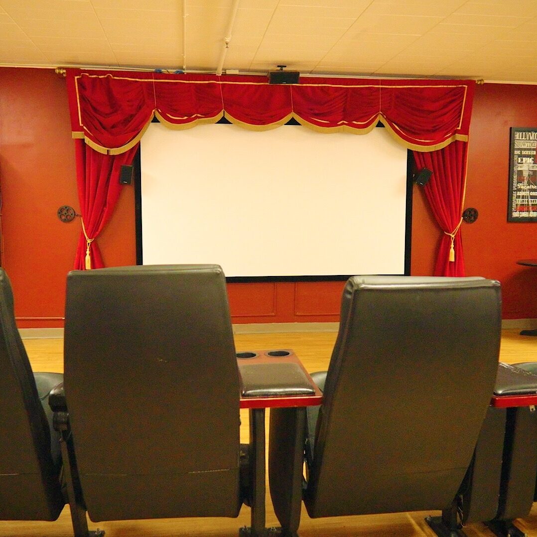 movie-room-seating-retirement-home (1)